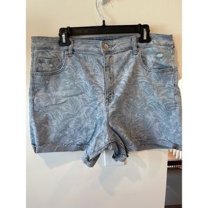 American Eagle - Super Hi-Rise Shortie Palm Floral Shorts